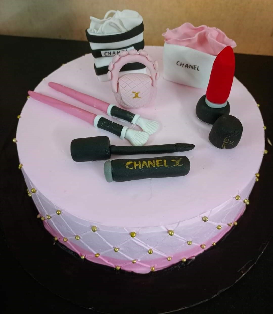 Designer Cake Delivery in Ahmedabad, Order Customised Cakes Online in  Ahmedabad